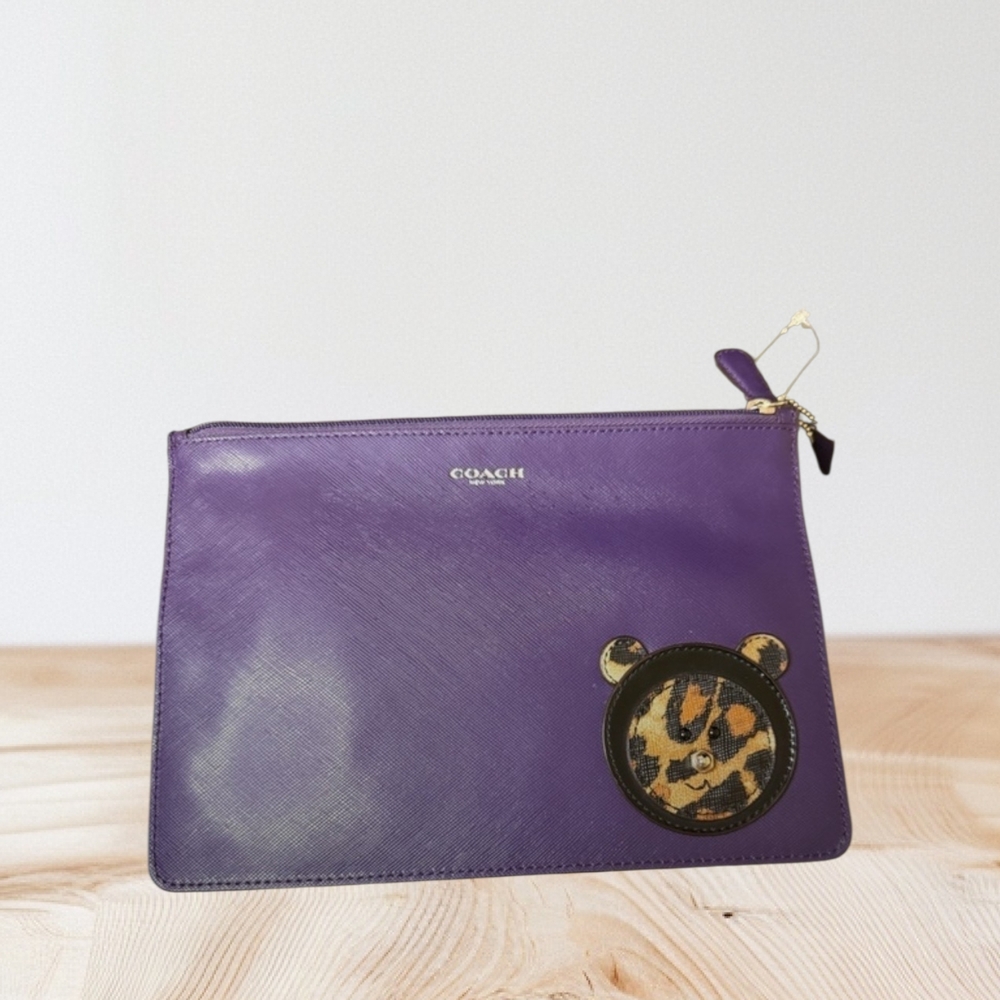 Coach Darcy Large Clutch w/Leopard Bear Patch Rare, NWOT